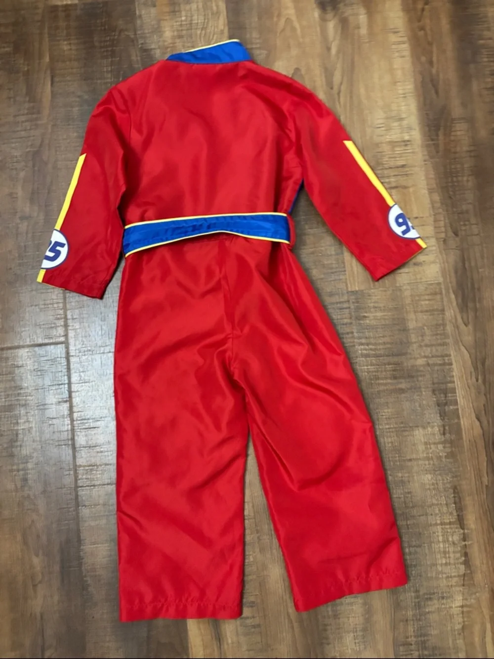 Disney Store Boys Cars Lightning McQueen Jumpsuit & Belt Costume size 4 EUC - Picture 4 of 4